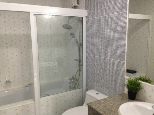 รูป คอนโดชั้นล่าง 3 ห้องนอน 2 ห้องน้ำ ขนาด 123 ตารางเมตร ที่ท็อปวิว ทาวเวอร์ ให้เช่า 45,000 บาทต่อเดือน ซอยสุขุมวิท 59 สถานีรถไฟฟ้า BTS ทองหล่อ - รูปที่ 8/9