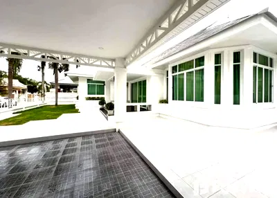 Houses for rent Pornprapanimit Road : 3 bed 3 bath newly renovated 6061485