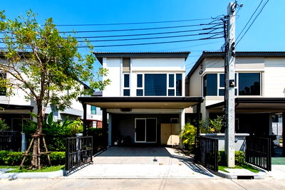 Twin houses for rent Bangna - Trat  : Location: Bang Kaeo, Bang Phli, Samut Prakan (Prime Location near Mega Bangna)