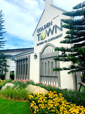 ทาวน์โฮม นิคมปิ่นทอง : โกลเด้นทาวน์เฮาส์ พัทยา 4 bedroom