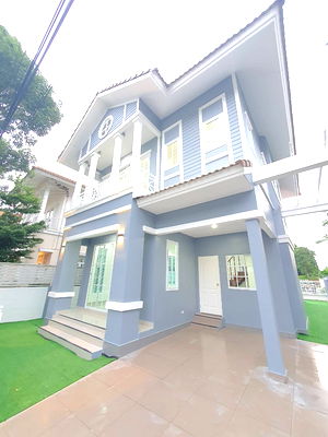 Houses for sale : Rare Single House on Kanchanaphisek Road Prime location with dual access — Lalil The Young Exclusive-On Nut-Wongwaen-Suwannabhumi