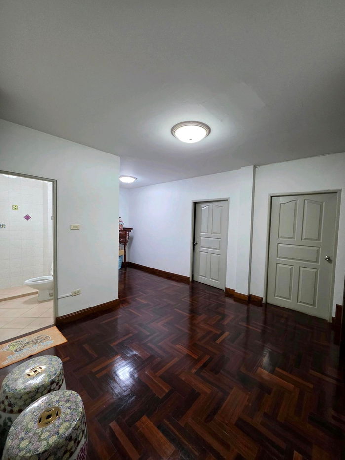 รูป ขายทาวน์โฮม 2 ยูนิต หมู่บ้านเกตุนุติ ซอยลาดพร้าว 87 ใกล้สถานีรถไฟฟ้าสายสีเหลือง (N.2007) - รูปที่ 9/20