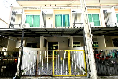 ทาวน์โฮม ศรีราชา ชลบุรี : FT5_111 ขายทาวน์เฮ้าส์ สมาร์ทแลนด์ นิวสไตล์ ต. บ่อวิน อ.ศรีราชา จ.ชลบุรี