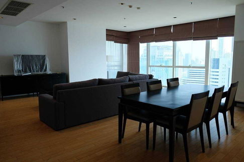LTHC7241 – Athenee Residence FOR RENT 3 beds 3 baths Size 196 Sq.M. Near BTS Phloen Chit stations ONLY 130k/month