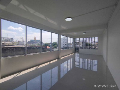 รูป ให้เช่าอาคารพาณิชย์ 3 ชั้นมีชั้นลอย ใกล้ MRTสถานี บางโพ (สายสีน้ำเงิน) ใกล้รัฐสภาแห่งใหม่ ทำเลดีมาก - รูปที่ 14/23