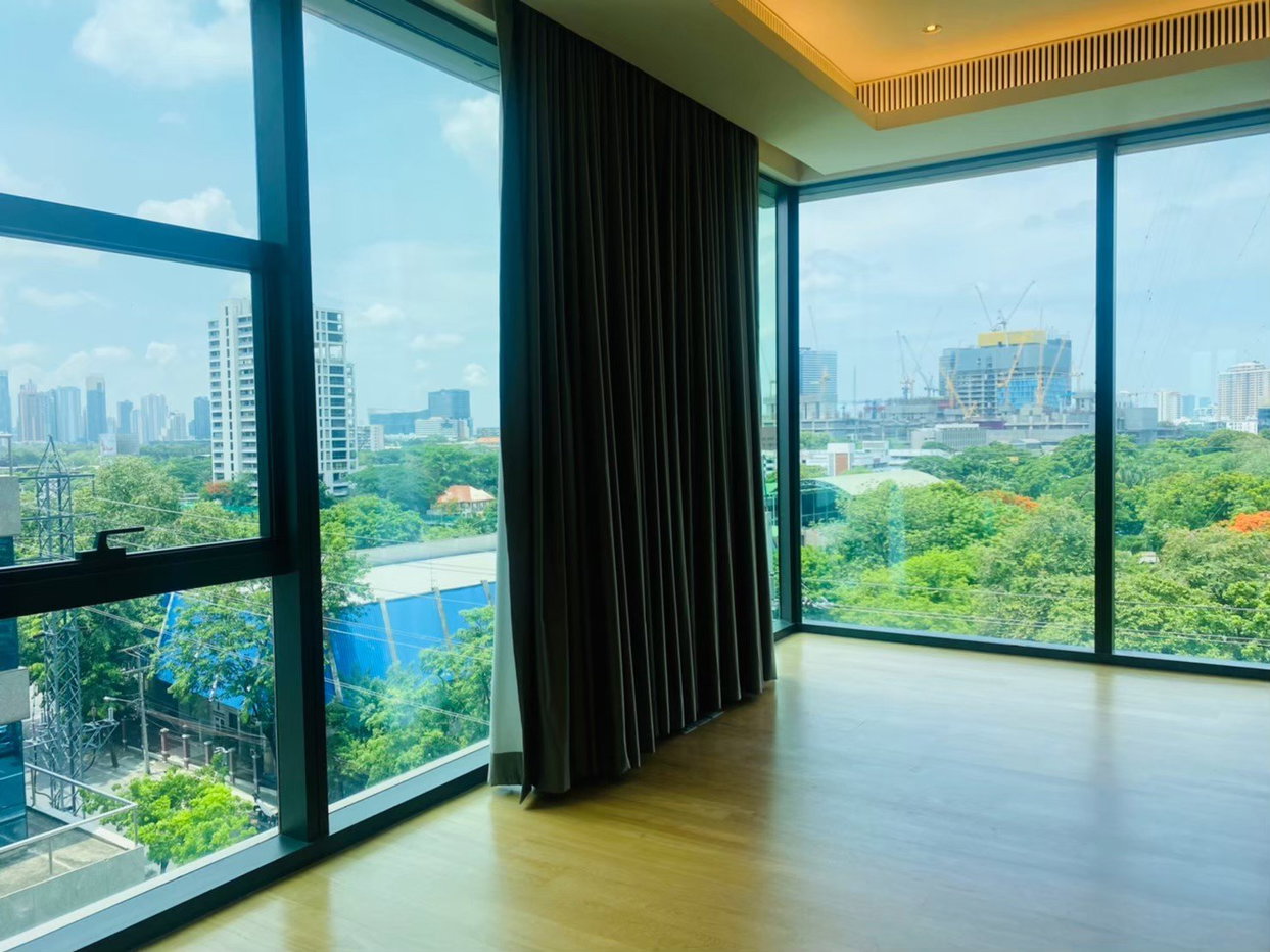 รูป LTH7617 – Sindhorn Tonson FOR RENT 2 beds 2 baths size 106 Sq.M. Nearby BTS Phloen Chit station ONLY 140k/Month - รูปที่ 3/8