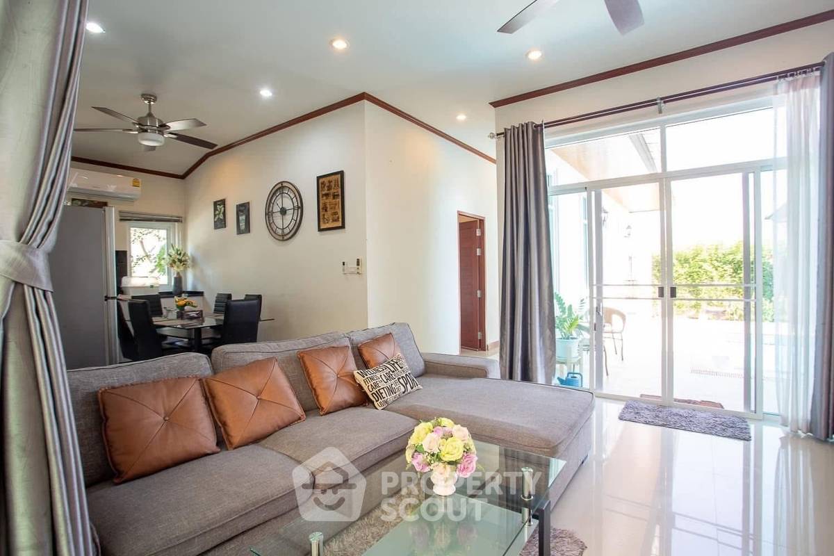 picture 3-BR Condo 150 Sqm For Sale, Beach 7 Condominium Near Jomtien Beach (ID 2673223) - 18/31