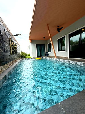 บ้านเดี่ยว ชลบุรี : บ้านพูลวิลล่าห้วยใหญ่พัทยาทำเลเงียบสงบ บนพื้นที่ 95ตารางวา 3ห้องนอน 4ห้องน้ำ