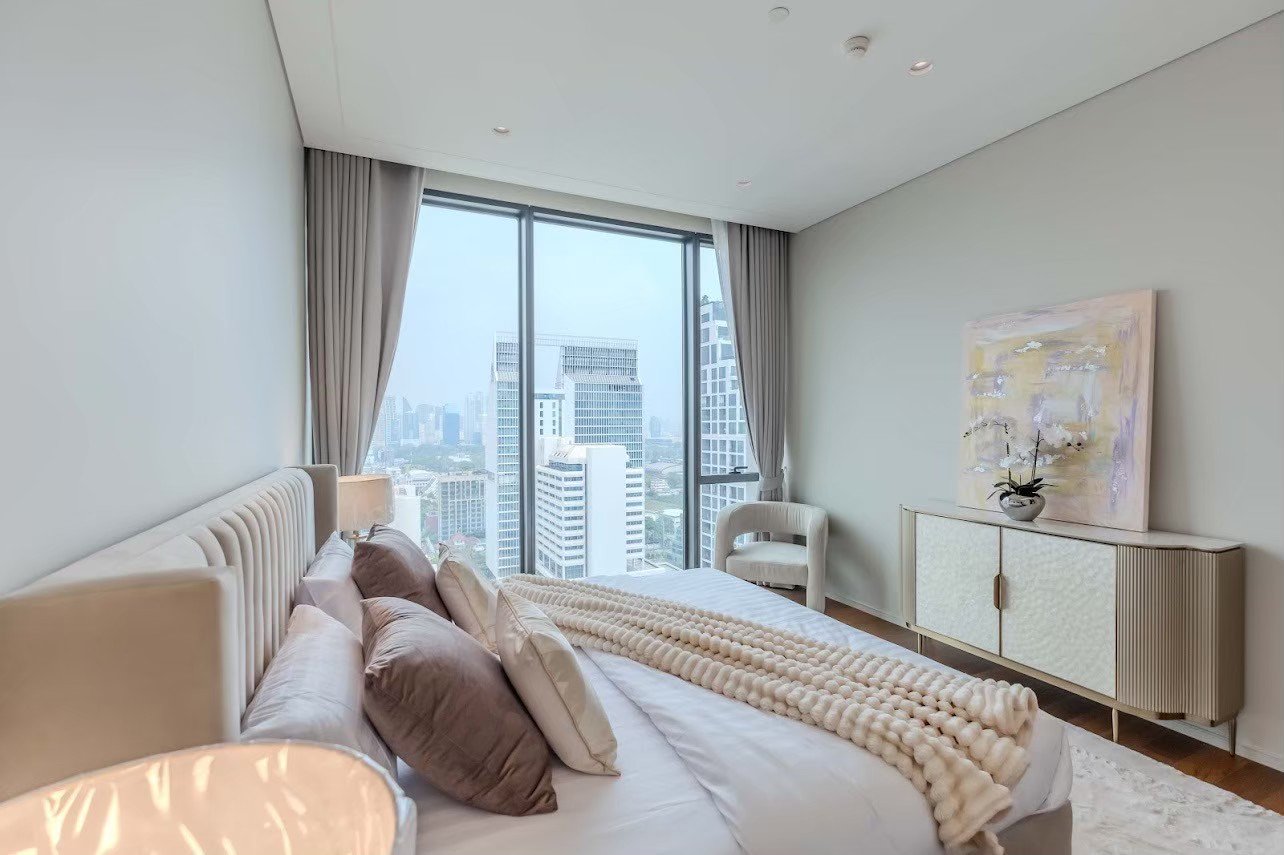 รูป LTH13706 – Condo for Rent | Sindhorn Residence | 359 sqm | 5 Beds 7 Baths | Near BTS Chidlom | 650K/Month | คอนโดให้เช่า ซินด์ฮอร์น เรสซิเดนซ์ - รูปที่ 10/15