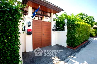 Condos for sale : 3-BR Condo at Beach 7 Condominium close to Jomtien Beach (ID 2673223)