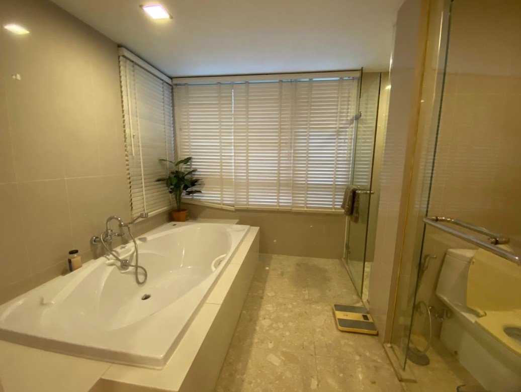 รูป LTHC7678 – Ficus Lane FOR RENT 2+1 bed 4 baths Size 253 Sq.M. Near BTS Phra Khanong station ONLY 150k/month - รูปที่ 7/9