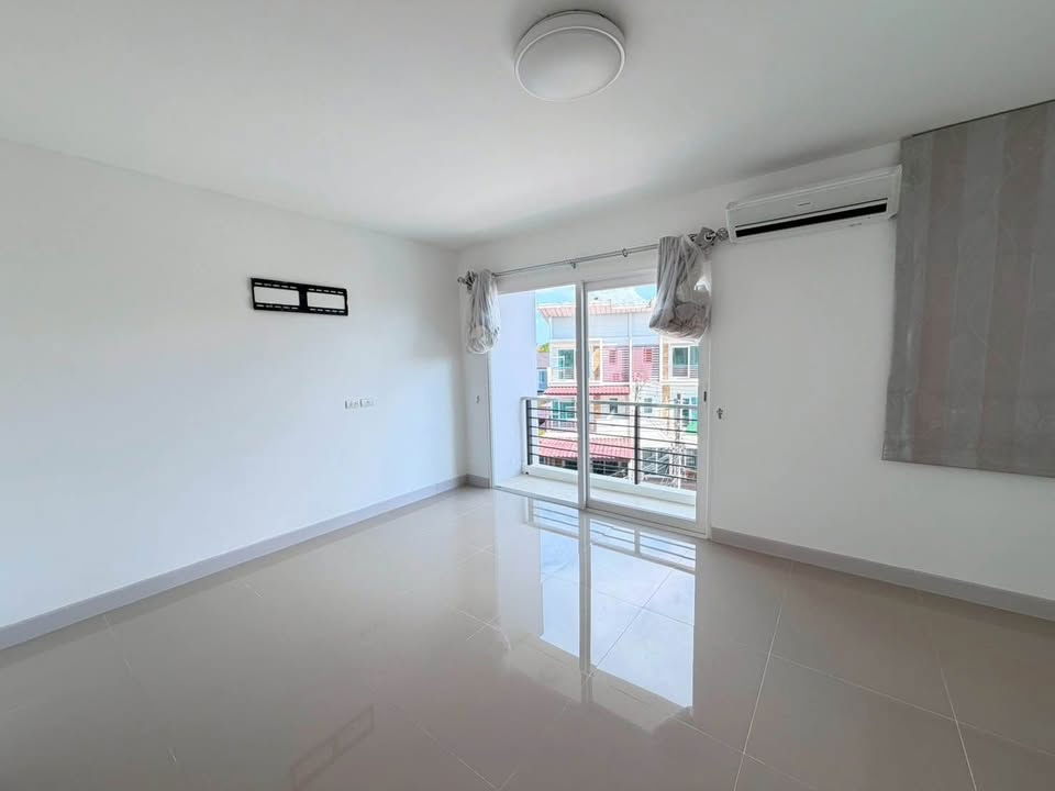 รูป 🏠 บ้าน 3 ชั้นให้เช่า วิชิต ใกล้โรงเรียนนานาชาติ เลี้ยงสัตว์ได้ - รูปที่ 2/13