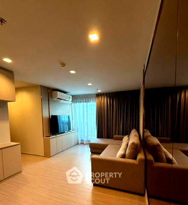 Condos for rent Chatuchak : 2-BR Condo at Life Ladprao near BTS Ha Yaek Lat Phrao (ID 2570922)