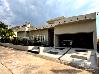 บ้านเดี่ยว ชลบุรี : ขายพูลวิลล่าหรูพัทยา ทำเลเงียบสงบ ใกล้ทะเลสาบมาบประชัน