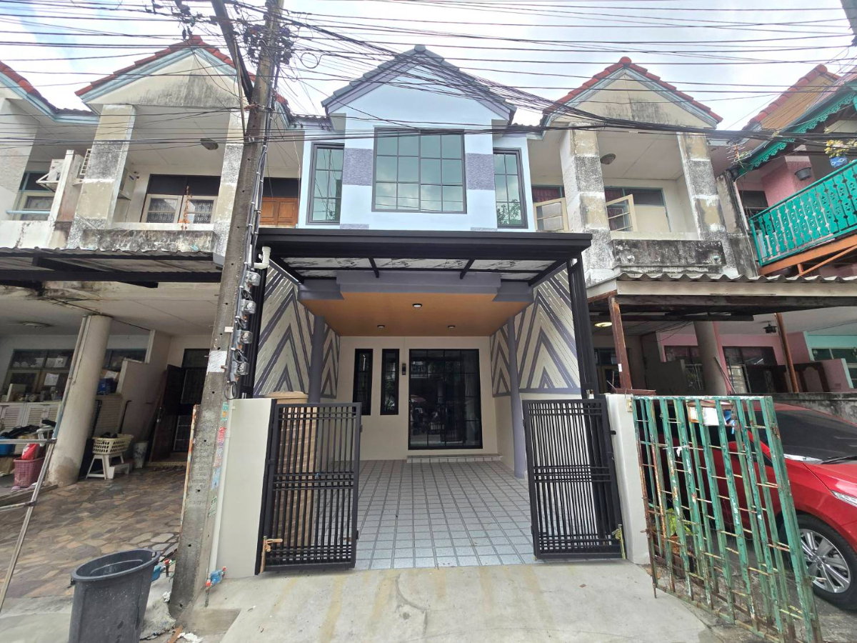 ทาวน์เฮ้าส์2ชั้น รีโนเวทใหม่ หมู่บ้าน ซิลค์วิลเลจ สายไหม54 ทำเลดี เดินทางสะดวก ใกล้สนามบินดอนเมือง
