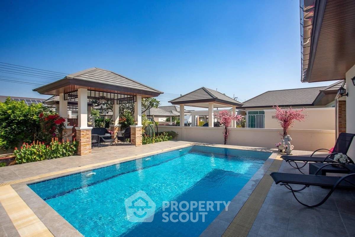 picture 3-BR Condo 150 Sqm For Sale, Beach 7 Condominium Near Jomtien Beach (ID 2673223) - 6/31