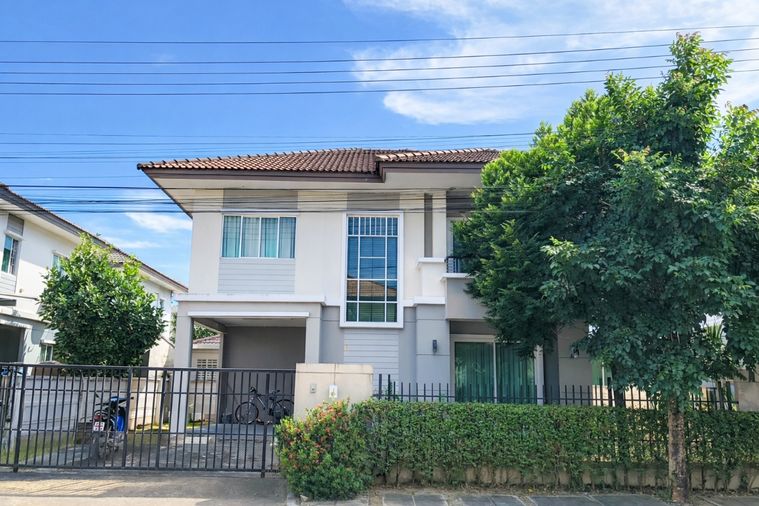 ขายบ้านเดี่ยว 2 ชั้น หมู่บ้านพฤกษาวิลเลจ 27 เดอะซีซั่น ร่มเกล้า-ลาดกระบัง ราคาดี 4.38 ล้าน