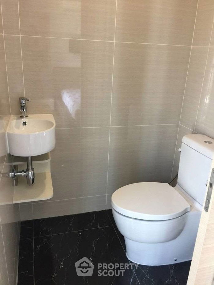 picture Studio Condo at Park Origin Phrom Phong near BTS Phrom Phong (ID 2556134) - 3/4