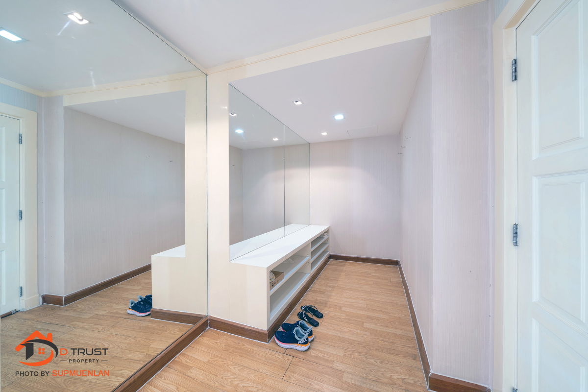 รูป ขายถูกที่สุด! State Tower Silom 192 ตร.ม. 4BR ชั้น 37 วิวโค้งแม่น้ำ เพียง 23.8 ลบ. - รูปที่ 12/14