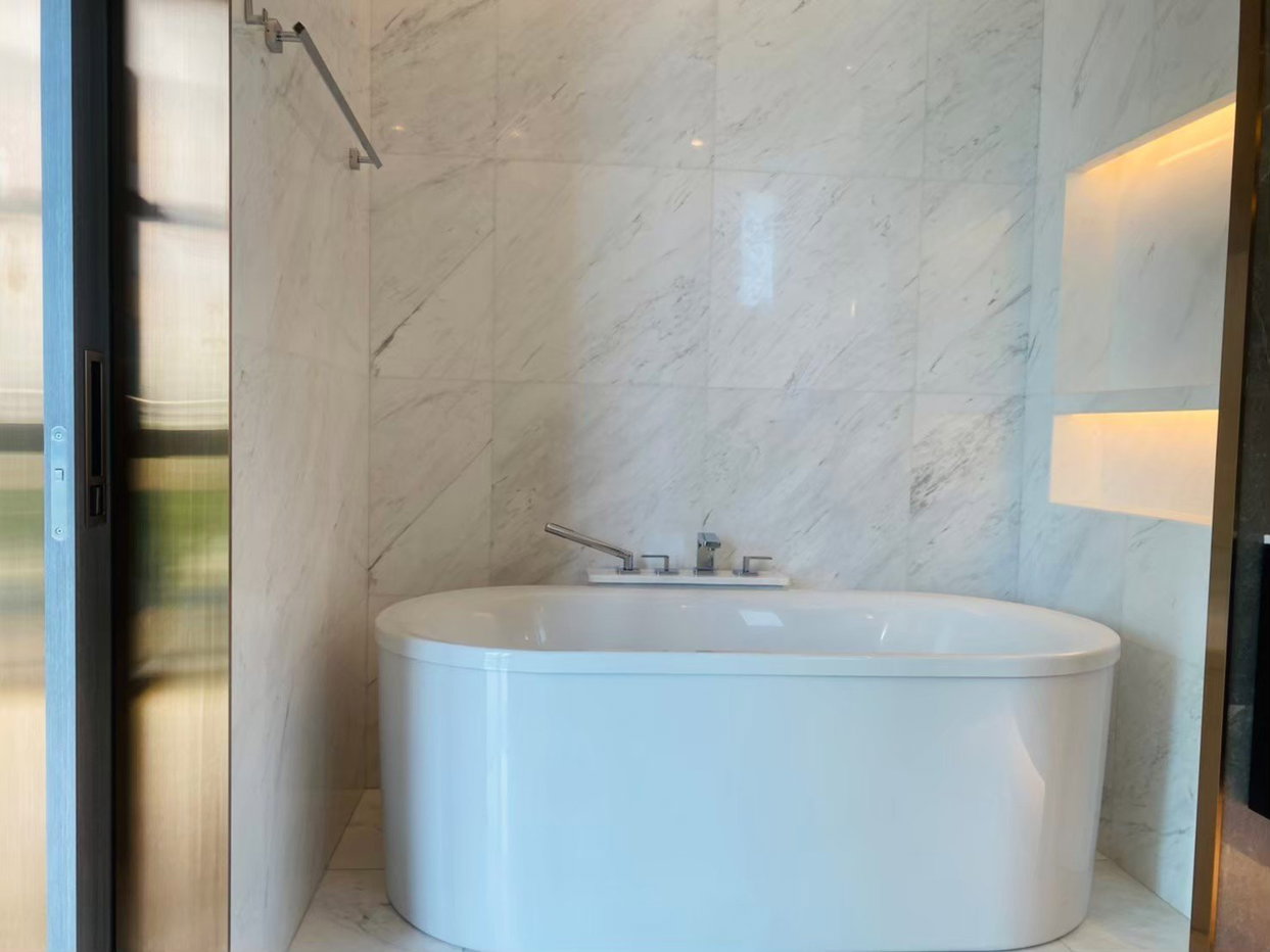 รูป LTH7617 – Sindhorn Tonson FOR RENT 2 beds 2 baths size 106 Sq.M. Nearby BTS Phloen Chit station ONLY 140k/Month - รูปที่ 8/8
