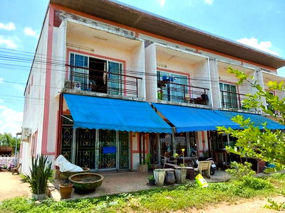Shophouses for sale Sadao Songkhla : FOR SALE  COMMERCIAL BUILDING PROPERTY  4378000 BAHT.