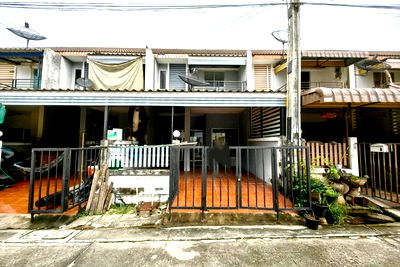 Townhouses for sale Chonburi : FOR SALE  TOWNHOUSE PROPERTY  1000000 BAHT.