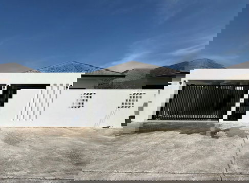 ขายหมู่บ้านมันดาราวิลล่า ถลาง - ย่าจันทร์ บ้านหลังใหญ่ พื้นที่เยอะ สะดวกสบาย จัดสวนสวยเต็ม