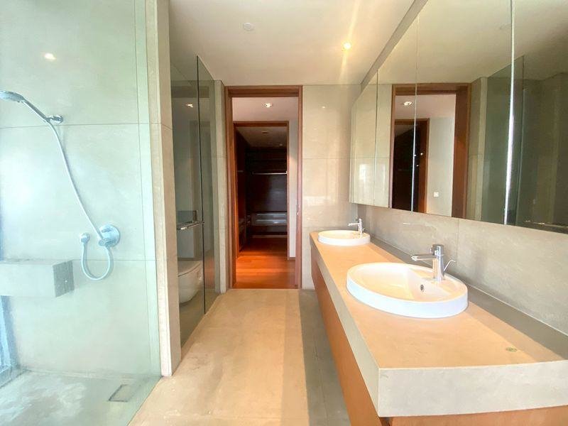 รูป LTHC13722 – Condo for Rent | The Sukhothai Residence | 236 sqm | 3 Beds 3 Baths + Powder Room + Maid Room | Near BTS Sala Daeng | 180K/Month | คอนโดให้เช่า เดอะสุโขทัย เรสซิเดนซ์ - รูปที่ 11/13