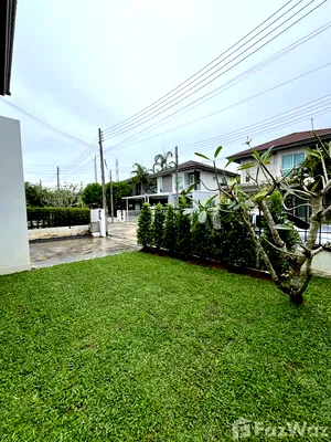 Houses for rent Phuket : Modern with Spacious Living Area, Contemporary Design House 1942125