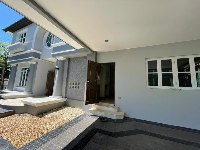 4-bed house for sale, 129.8 sq wah, Ladawan Lake Colonial