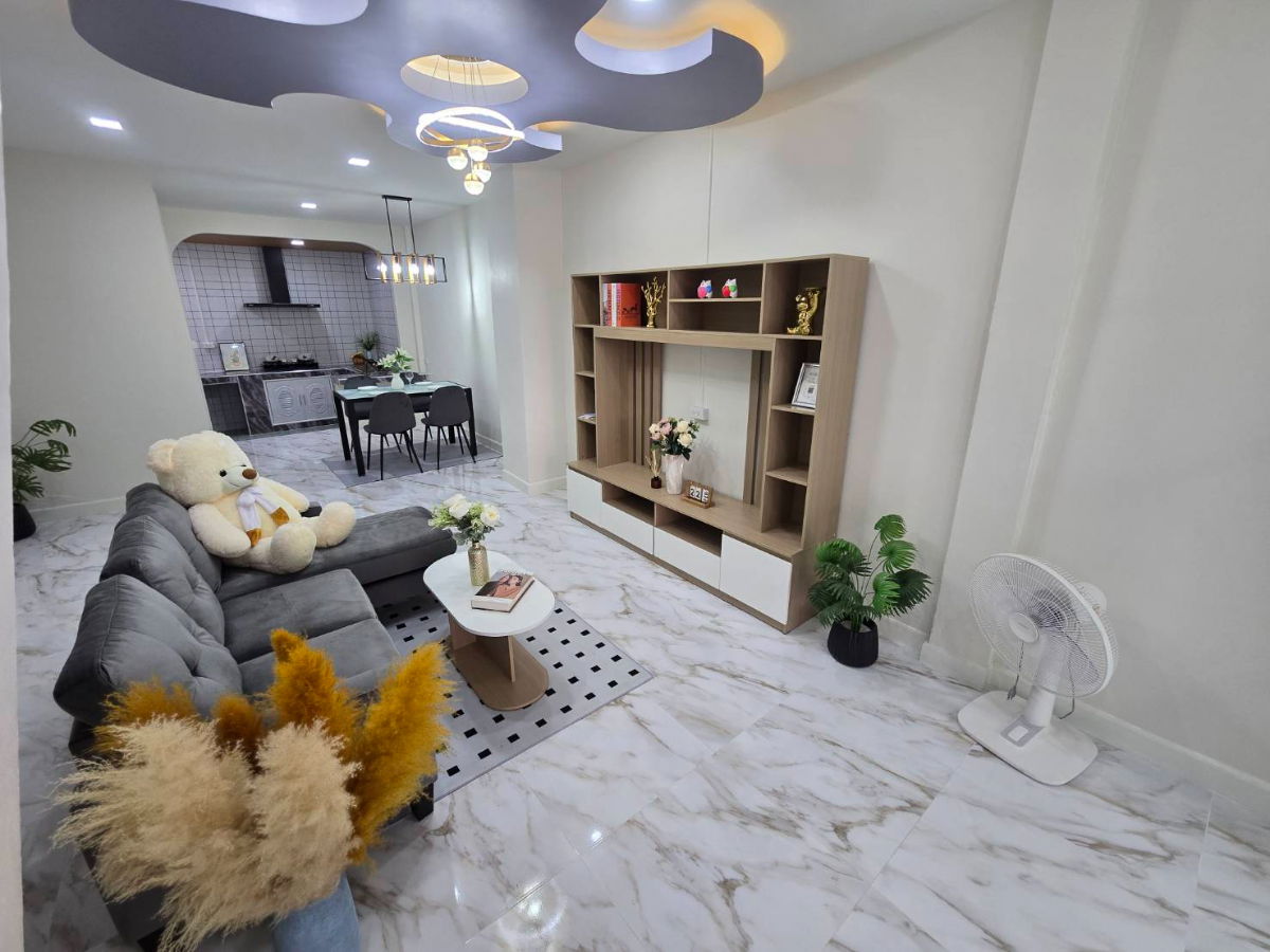 รูป ทาวน์เฮ้าส์2ชั้น รีโนเวทใหม่ หมู่บ้าน ซิลค์วิลเลจ สายไหม54 ทำเลดี เดินทางสะดวก ใกล้สนามบินดอนเมือง - รูปที่ 9/35