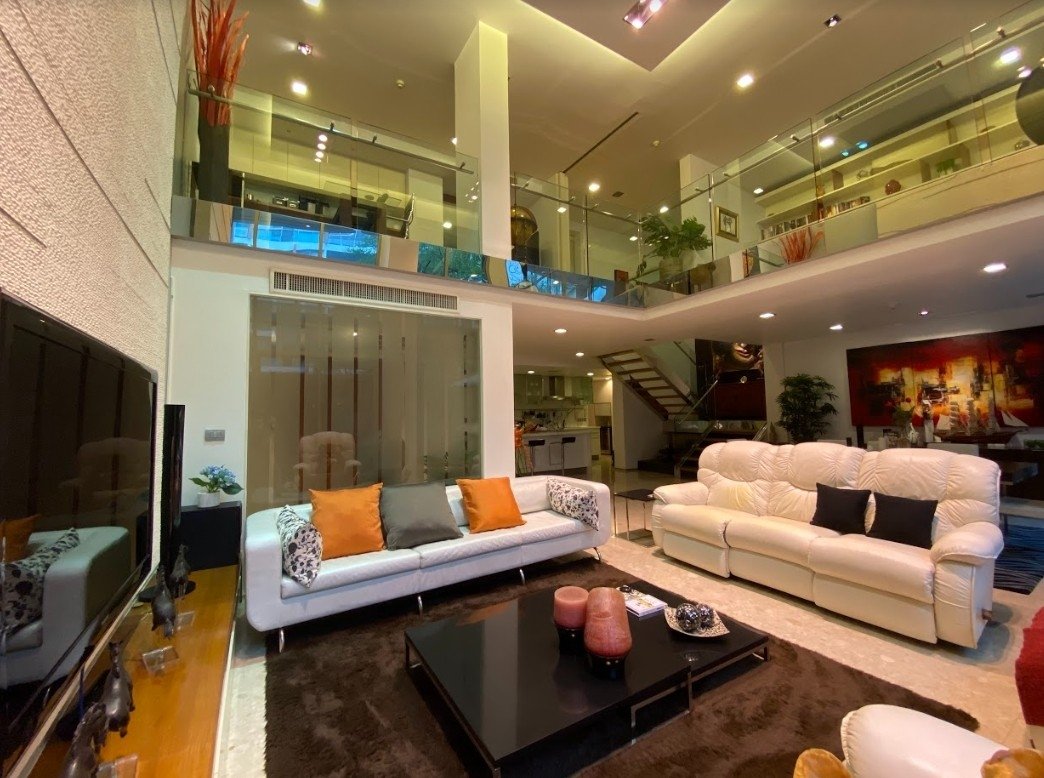 รูป LTHC7678 – Ficus Lane FOR RENT 2+1 bed 4 baths Size 253 Sq.M. Near BTS Phra Khanong station ONLY 150k/month - รูปที่ 1/9