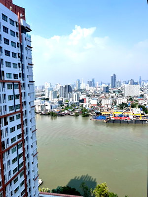 Condos for sale : 🔥 Urgent! Best price in Ivy River building, size 30 sq m. Contact Tel. 082-641-4199