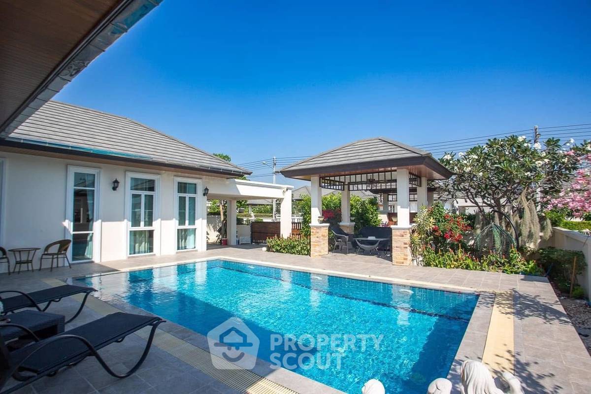 picture 3-BR Condo 150 Sqm For Sale, Beach 7 Condominium Near Jomtien Beach (ID 2673223) - 14/31