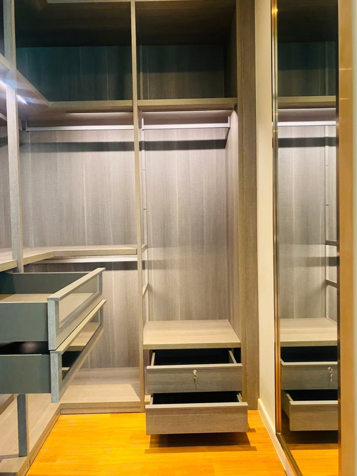 รูป LTH7617 – Sindhorn Tonson FOR RENT 2 beds 2 baths size 106 Sq.M. Nearby BTS Phloen Chit station ONLY 140k/Month - รูปที่ 7/8