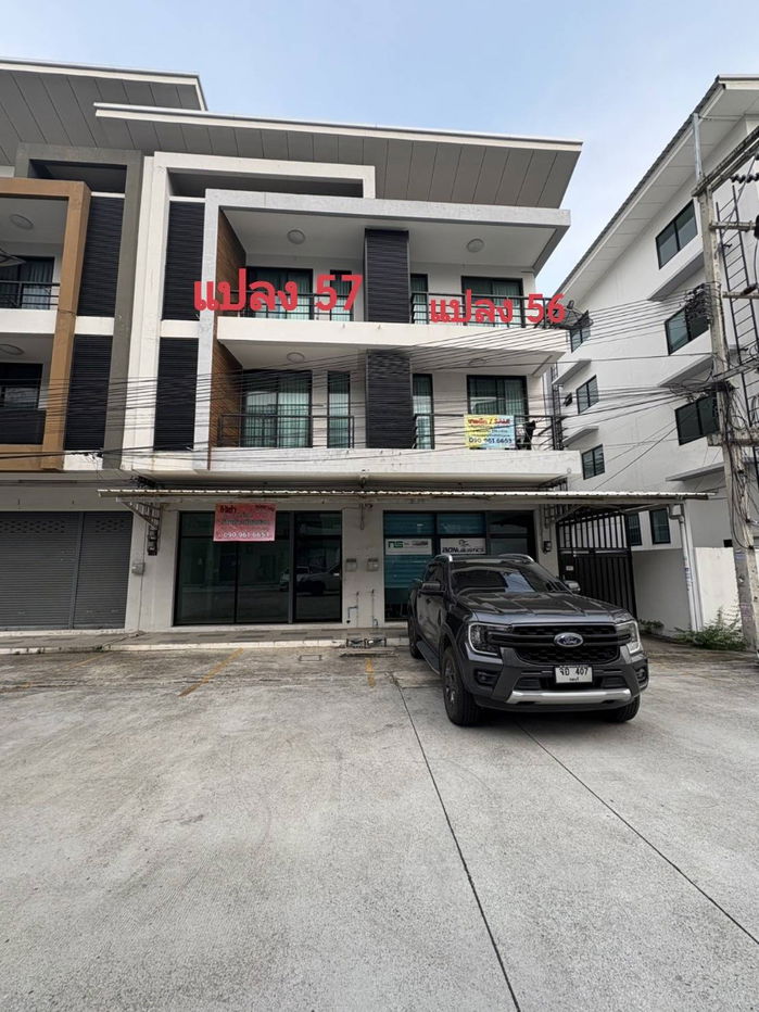 รูป ขายอาคารพาณิชย์ 3 ชั้น พร้อมผู้เช่า โครงการ DComplex(ดี คอมเพล็กซ์) ปิ่นทอง1 ศรีราชา ชลบุรี ใกล้นิคมฯ 600 ม  - รูปที่ 2/5