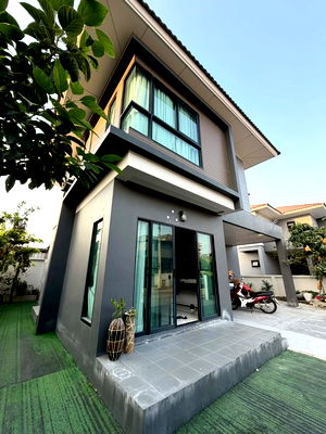 Houses for rent Pathumthani : For rent ready to move in 3bed