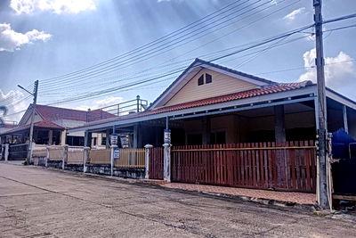 บ้านเดี่ยว ชลบุรี : F2-0653 ขายบ้านเดี่ยว หมู่ 10 ซอยร่วมมิตร เขาหาดยาว-สำนักท้อน ต. บางเสร่ อ.สัตหีบ จ.ชลบุรี