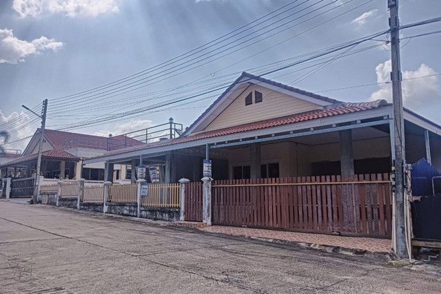 รูป F2-0653 ขายบ้านเดี่ยว หมู่ 10 ซอยร่วมมิตร เขาหาดยาว-สำนักท้อน ต. บางเสร่ อ.สัตหีบ จ.ชลบุรี - รูปที่ 1/8