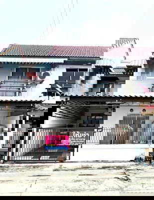 เช่าทาวน์โฮม บางบัวทอง นนทบุรี : ให้เช่า ทาวน์เฮ้าส์ 2 ชั้น หมู่บ้านภัทราวรรณ 