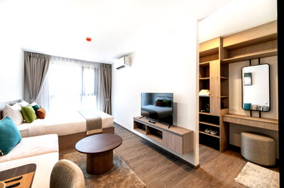 Condos for rent : ✨ Smart Closet 👕👖| Brixton Kaset Sriracha Campus ✨Walk in Closet layout with ample built-in storage