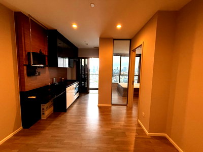 ขายคอนโด : 🏙️ ขายคอนโดวิวหลักร้อยล้าน ใจกลางสาทร "The Room Sathorn–St. Louis"