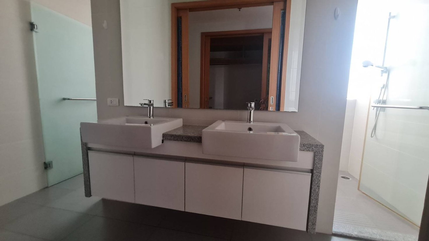 picture LTH7987 – Millennium ResidenceFOR RENT 3 beds 3 baths size 193 Sq. M. Near BTS Asoke station ONLY 120k/Month - 3/7