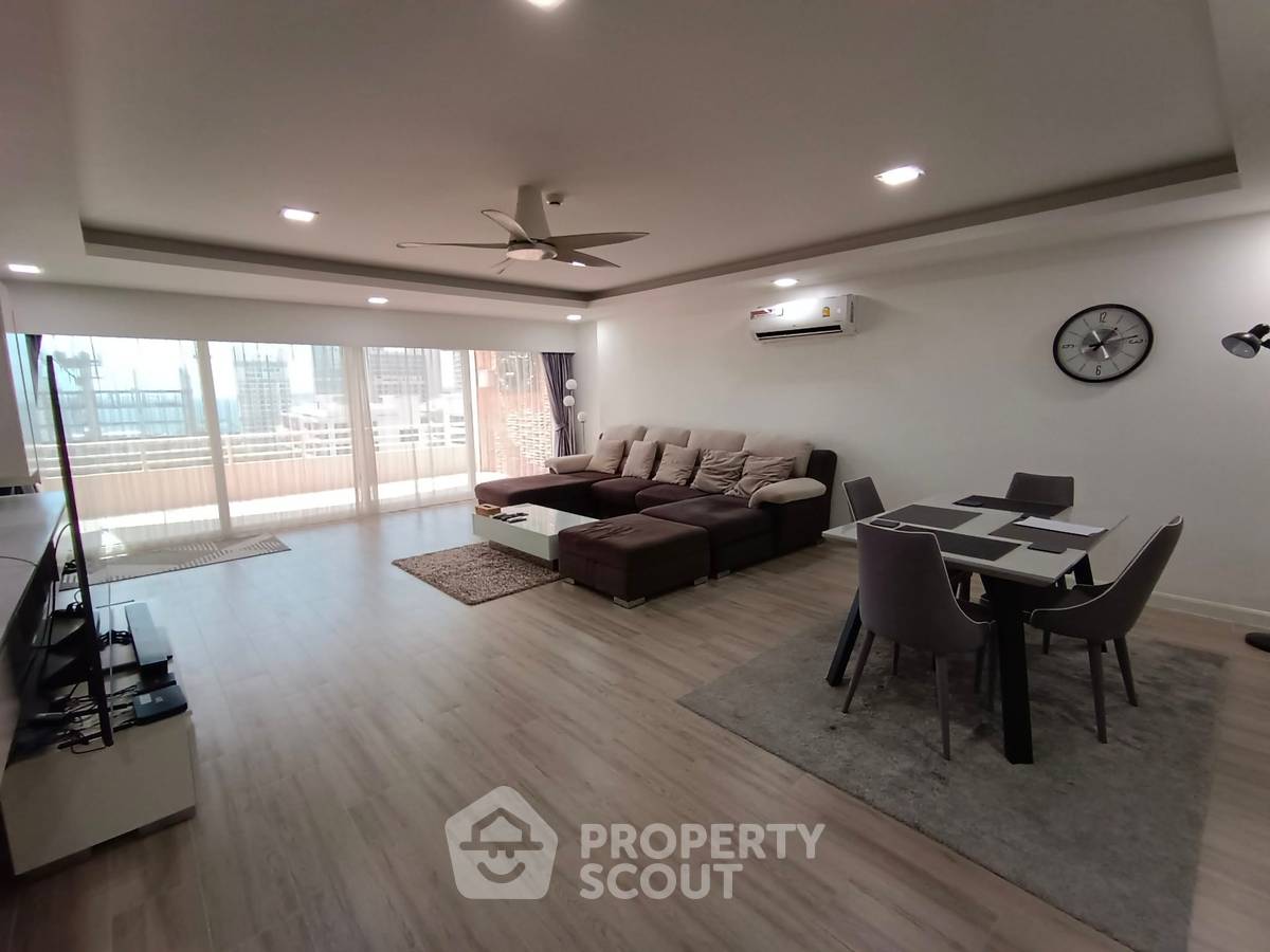 รูป คอนโด 2-ห้องนอน ที่ เอคเซคคิวทิฟ เรสซิเดนซ์2 4 พระตำหนัก ใกล้ ถนนพระตำหนัก พัทยา (ID 2600430) - รูปที่ 6/33