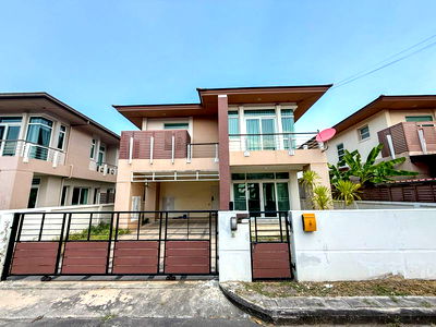 Houses for sale Chonburi : Luxury detached house for sale in The Boulevard Sriracha, close to the city and with convenient transportation.