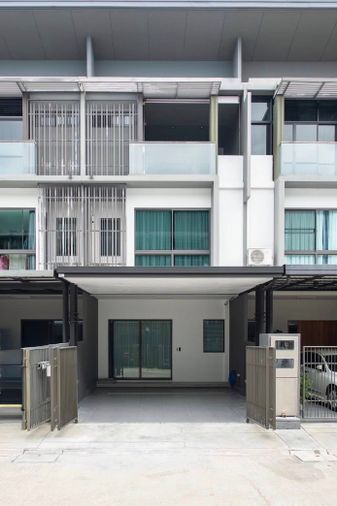 ขายบ้านเดี่ยว 3 ห้องนอน 168 ตร.ม. 21.9 ตร.ว. เดอะ แลนด์มาร์ค เอกมัย รามอินทรา
