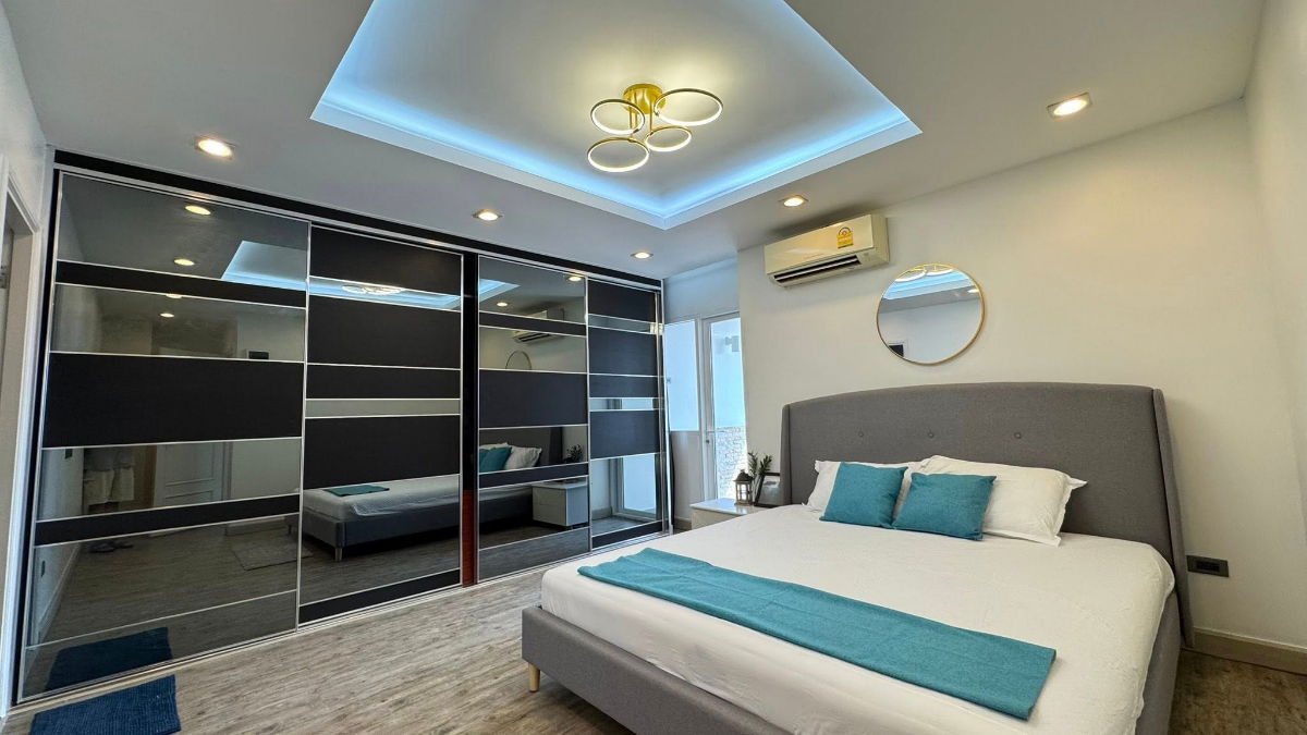 รูป 🟢 ER25830 🟢ให้เช่า / For Rent Srivara Mansion | 3 ห้องนอน 2 ห้องน้ำ 1 ห้องนั่งเล่น 1 ห้องครัว 1 ห้องเก็บของ | 💰 65,000 บาท/เดือน - รูปที่ 1/11