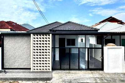 บ้านเดี่ยว ชลบุรี : House 3 Bedroom for Sale in East Pattaya