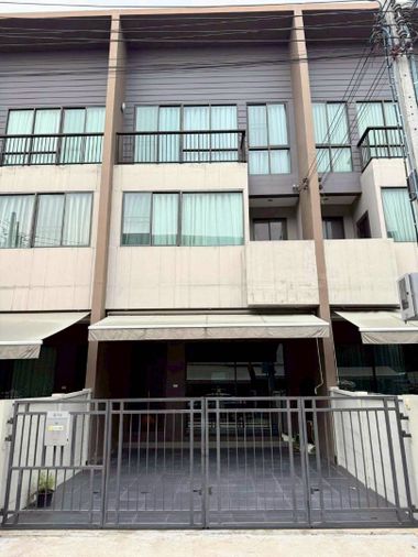 ให้เช่าทาวน์โฮม 3 ห้องนอน 152 ตร.ม. บ้านกลางเมือง ลาดพร้าว-เสรีไทย