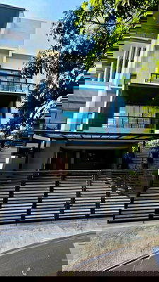 ทาวน์โฮมให้เช่า : HR3247Luxury Townhome For Rent – Nirvana Define Krungthep Kreetha หลังมุม (Corner Unit) พื้นที่กว้าง เฟอร์ครบ พร้อมเข้าอยู่